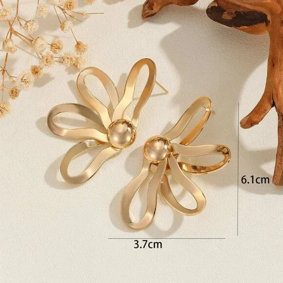 Floral Hollow Earring Gold Tone Geometric Circular Earrings Spring Summer - Picture 2 of 5